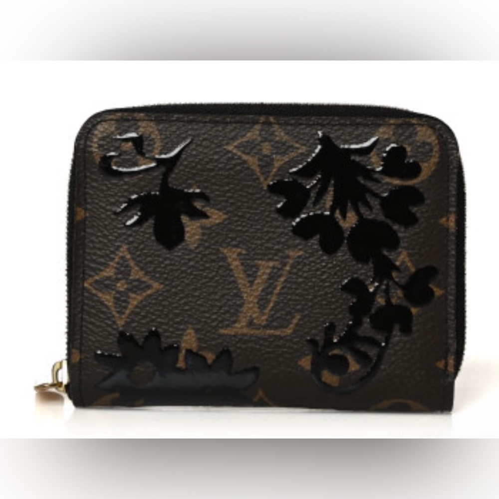 EUC LOUIS VUITTON Monogram Blossom Zippy
